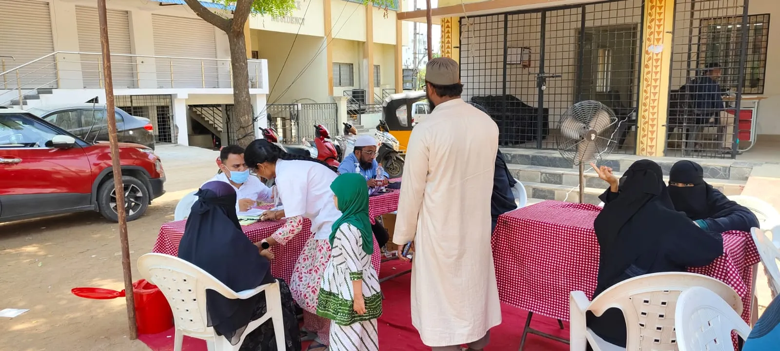 Diagnostic Team conducting free tests in Hyderabad